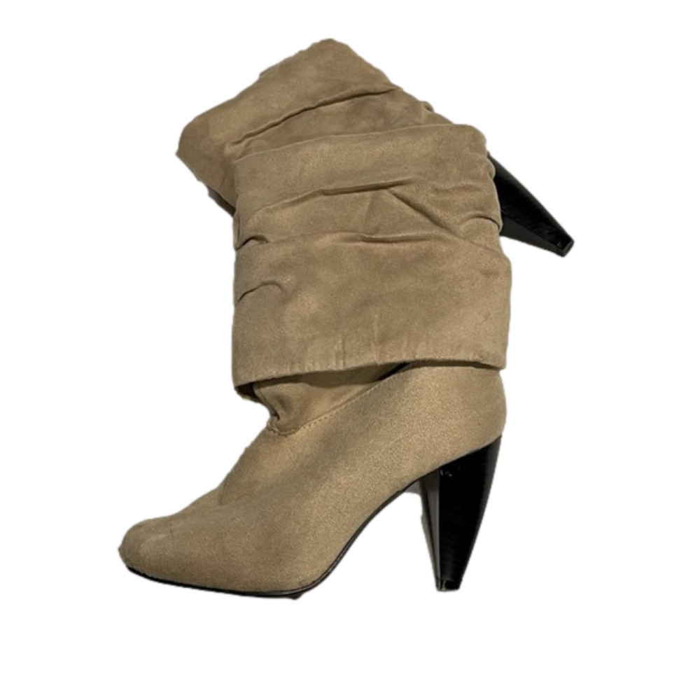 Women’s heeled ‘suede’ boots by Body Central. Size: 6 - Picture 8 of 9